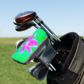 Hot Pink Stargazer Liege auf Türkis und Grün Golf Headcover (In Situ)