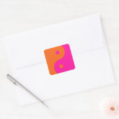 Hot Pink und Orange Yang Quadratischer Aufkleber (Umschlag)