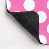 Hot Pink und White Polka Dot Muster Mousepad (Ecke)