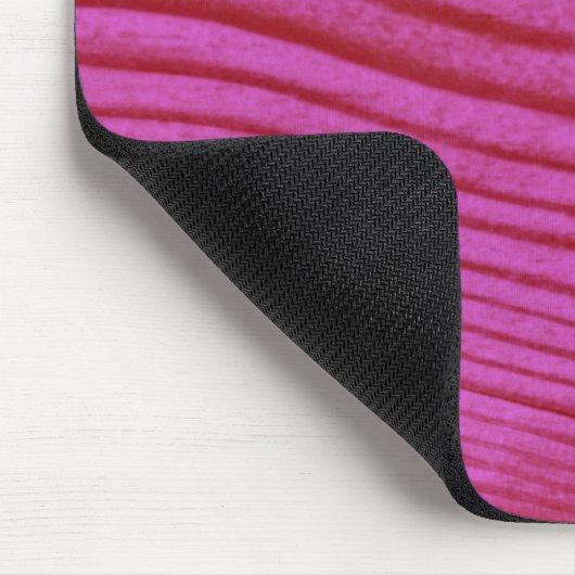 Hot Pink Wood Grain Mousepad (Ecke)