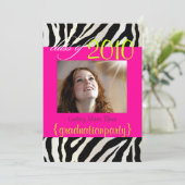Hot Pink Zebra Abschluss Foto Einladung (Stehend Vorderseite)