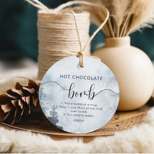 Hot-Schokolade-Bombe-Tag. Winterwaldkakaombe Geschenkanhänger