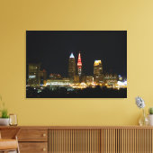 (Hot Tower Lights) Cleveland, OH Canvas Print Leinwanddruck (Insitu (Wohnzimmer))
