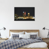 (Hot Tower Lights) Cleveland, OH Print Leinwanddruck (Insitu (Schlafzimmer))