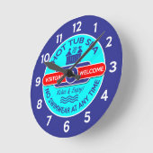 Hot Tub Wellness-Center - Keine Schuhe Runde Wanduhr (Winkel)