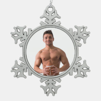 Hot Typ Sexy Shirless Muscle Football Stuhl Hunk Schneeflocken Zinn-Ornament