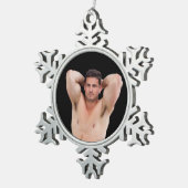 Hot Typ Sexy Shirless Muscle Man Bodybuilder Post Schneeflocken Zinn-Ornament (Rechts)