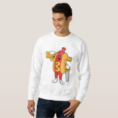 Hotdog als Carpenter mit Säge und Holz Sweatshirt (Vorne ganz)