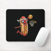 Hotdog in Bread Roll Playing Basketball Sportplan Mousepad (Mit Mouse)