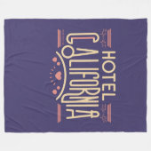 HOTEL CALIFORNIA EAGLES ICONIC SONG TITLE FLEECEDECKE (Vorderseite (Horizontal))