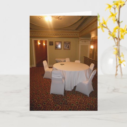 Hotel Duluth Covered Chairs & Tables Hallowe’en Karte (Gelbe Blume)