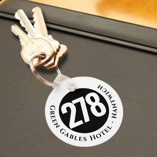 Hotel Name Plus Room Number on a Keychain Schlüsselanhänger