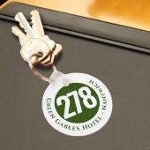 Hotel Name Plus Zimmernummer auf einem Schlüsselan Schlüsselanhänger