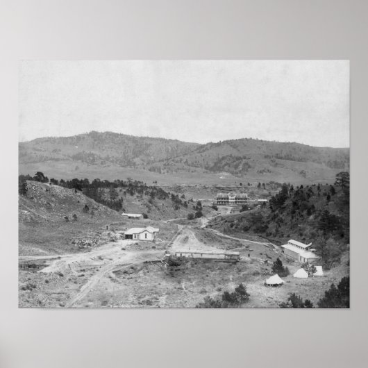 Hotel und Bathhouses im Wiwalakahta Canyon Poster (Vorne)