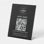 Hotelname Logo und QR Code Services Preise Details Sockelschild (Vorderseite)