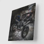 Hotrop in einer Garagenuhr Quadratische Wanduhr (Winkel)
