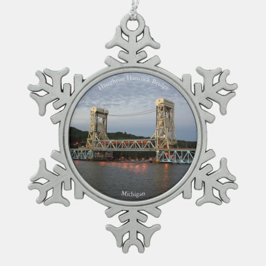 Houghton Hancock Bridge bei duskischer Verzierung Schneeflocken Zinn-Ornament (Vorderseite)