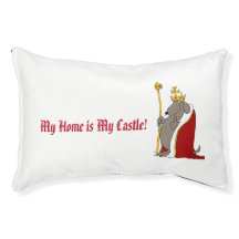 Hound Dog Royal Red Robes und Crown Pet Sitter