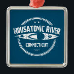 Housatonic River Connecticut Kayaking Ornament Aus Metall<br><div class="desc">Die Bezeichnung Housatonic Wild & Landschaftlich River erstreckt sich von der Grenze zwischen Massachusetts und Connecticut bis zur Boardman Bridge in New Milford, Connecticut, und erstreckt sich über insgesamt etwa 60 km. Der Housatonic River zeichnet sich durch seine Erholung und landschaftliche Werte aus, wie Kanu, Kajak, Angeln und Wandern auf...</div>
