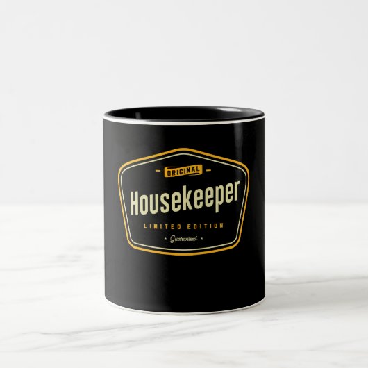 Housekeeper Funny Job Title Profession Zweifarbige Tasse (Mittel)