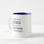 Housekeeper Zweifarbige Tasse (Vorderseite Links)