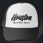 Houston Texas Bayou City LKW-Hut Truckerkappe<br><div class="desc">Houston Texas Bayou City Drehbuch Typografie Trucker Hut. Maßgeschneiderte schwarz-weiße Baseballkappe für lässige Kleidung,  Strand,  Sport,  Reisen,  Golf und vieles mehr. Stilvolles Handschriftendesign für Damen und Herren. Erhältlich auch in anderen coolen Farben. Personalisieren Sie Ihre persönlichen Slogan oder Nickname optional.</div>