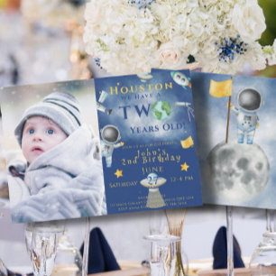 Houston, wir haben einen zwei Jahre alten Raumfahr Einladung