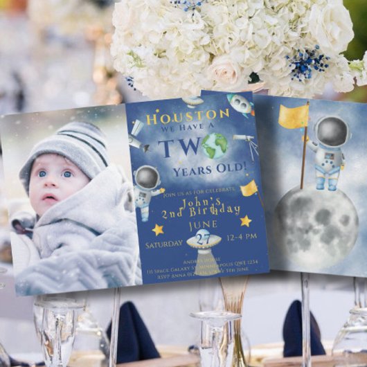 Houston, wir haben einen zwei Jahre alten Raumfahr Einladung