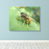 Hoverfly Macro Canvas Print Leinwanddruck (Insitu (Holzboden))