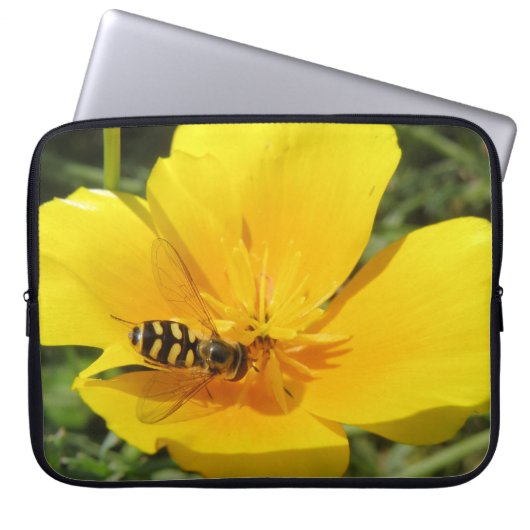 Hoverfly und Blume Notebook-Tasche Laptopschutzhülle (Vorderseite)