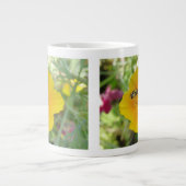 Hoverfly und kalifornische Poppy-Tasse Jumbo-Tasse (Vorderseite)