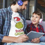 How Grinch Stole Christmas Dada Grinch | T-Shirt<br><div class="desc">Ohne The Grinch sind die Ferien nicht zu Ende! WIE DIE GRINCH STOLE CHRISTMAS ist eine klassische Geschichte einer Stadt namens Who-ville und wie der Weihnachtsgeist selbst die kältesten Herzen schmelzen kann.</div>