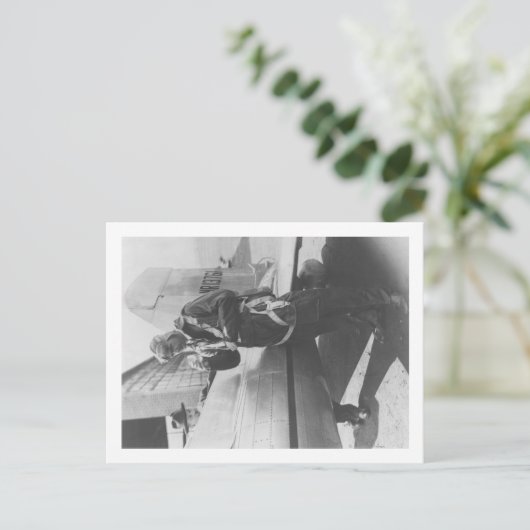 Howard Hughes Pilot Boarding Plane in Full Postkarte (Stehend Vorderseite)