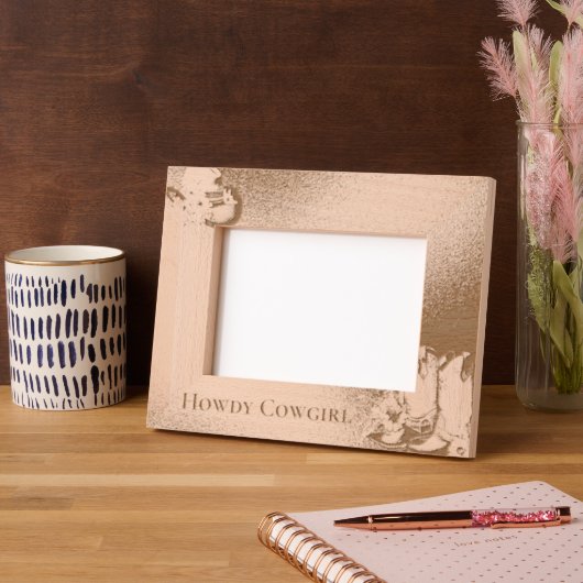 Howdy Cowgirl Western Hat and Boots Geätzte Rahmen (Linke Ecke)