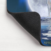 Howling White Wolf & Moon Wildlife Fantasy Mousepad (Ecke)