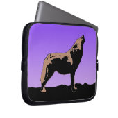 Howling Wolf at Sunset - Original Wildlife Art Laptopschutzhülle (Vorne Rechts)