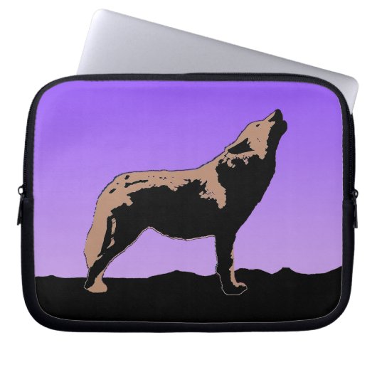 Howling Wolf at Sunset - Original Wildlife Art Laptopschutzhülle (Vorderseite)