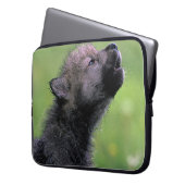 Howling Wolf Cub Laptopschutzhülle (Vorderseite Links)
