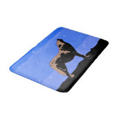 Howling Wolf im Winter - Original Wildlife Art Badematte (Schrägansicht)