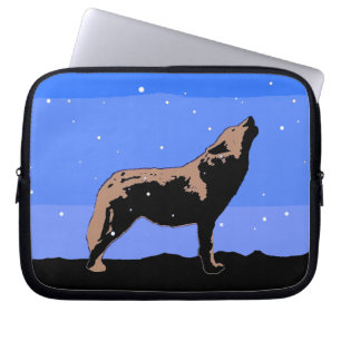 Howling Wolf im Winter - Original Wildlife Art Laptopschutzhülle