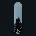 Howling Wolf Skateboard<br><div class="desc">Das perfekte Design für Tierfreunde - ein heulender Wolf in einer Silhouette Wolf.</div>