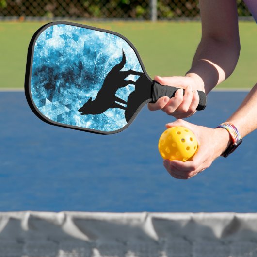 Howling Wolf Winter schneeblauer Rauch Abstrakt Pickleball Schläger (InSitu)