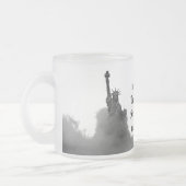 HQ mattierte Tasse Freiheitsstatue aus Nebel (Links)