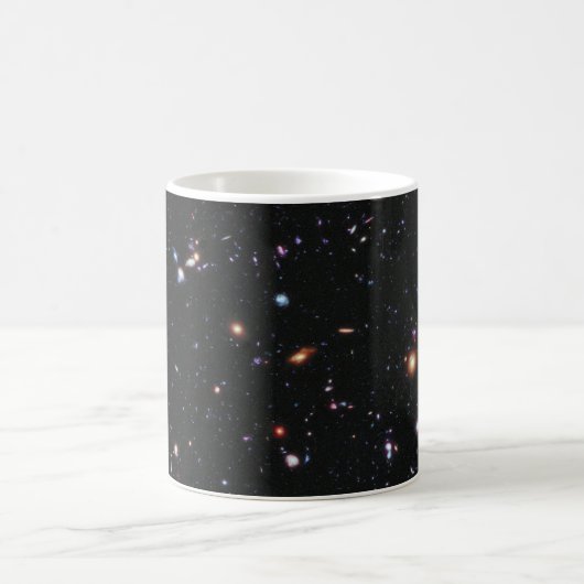 Hubble extremes tiefes Feld Kaffeetasse (Mittel)