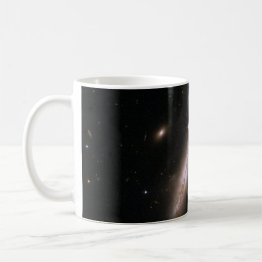 Hubble-Galaxie UGC 9618 Kaffeetasse (Links)