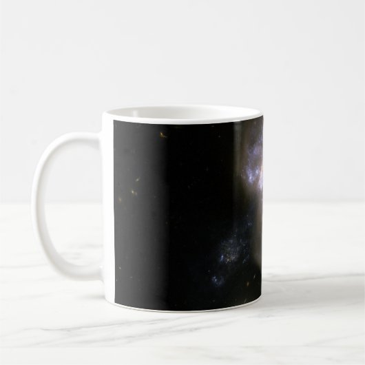 Hubble-Interagierende Galaxie NGC 3690 Kaffeetasse (Links)