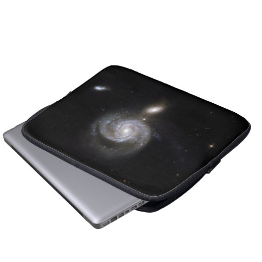 Hubble-Interagierende Galaxie NGC 7674 Laptopschutzhülle (Vorne Knopf)