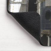 Hubble-Weltraumteleskop in der Frachtbucht von Atl Mousepad (Ecke)