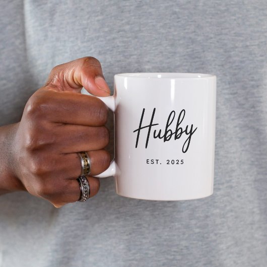Hubby Black Script Typography Established Year Kaffeetasse
