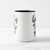 Hubby des Jahres Zweifarbige Tasse (Mittel)